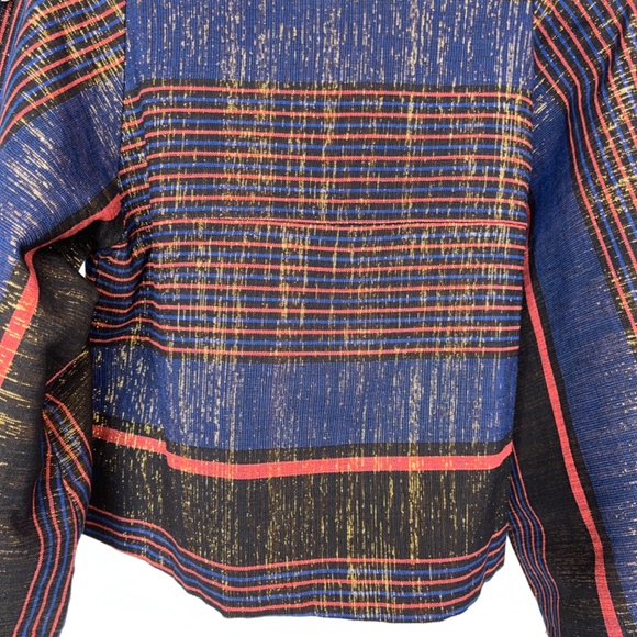 Authentic African mult-colour & gold metallic fabric crop-top with open sleeves. - Picture 4 of 10